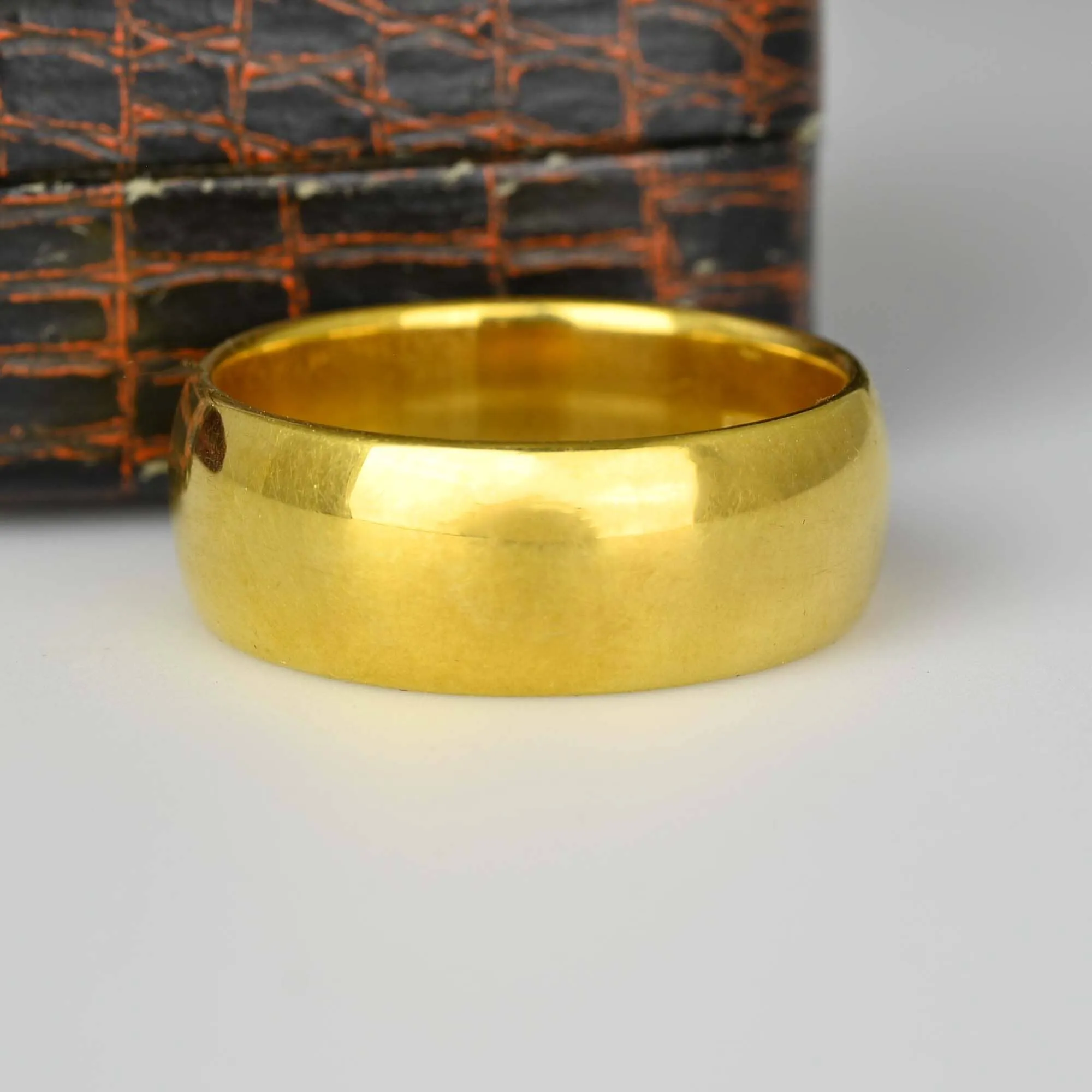 Superb Krementz Wide 18K Gold Band Ring, Unisex